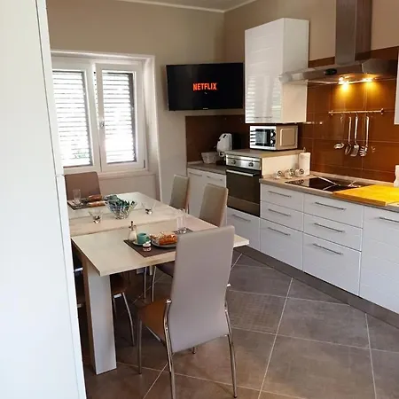 Bed & Breakfast Merus 3*