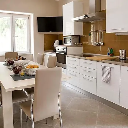 Bed & Breakfast Merus 3*